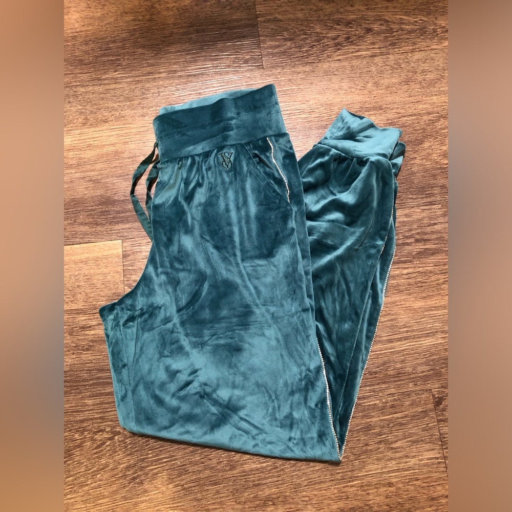 VICTORIA SECRET Velvet Sweatpants